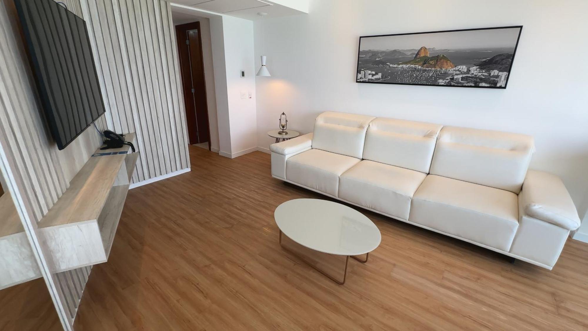 Deluxe Studio